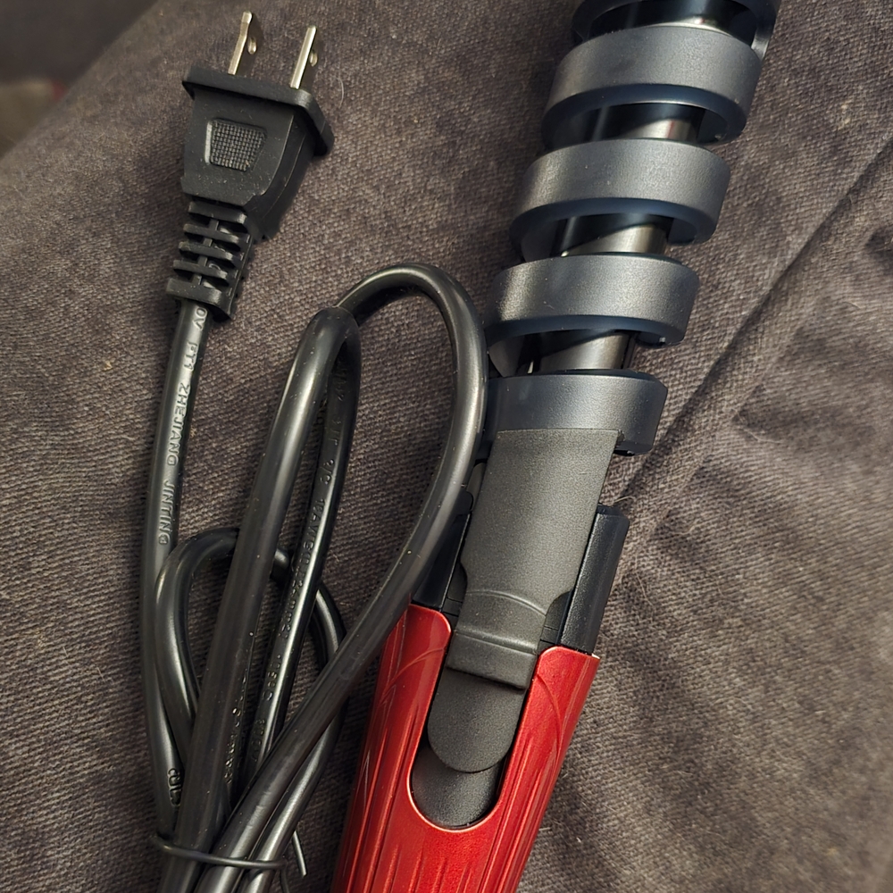 Red and Black Hair Curler